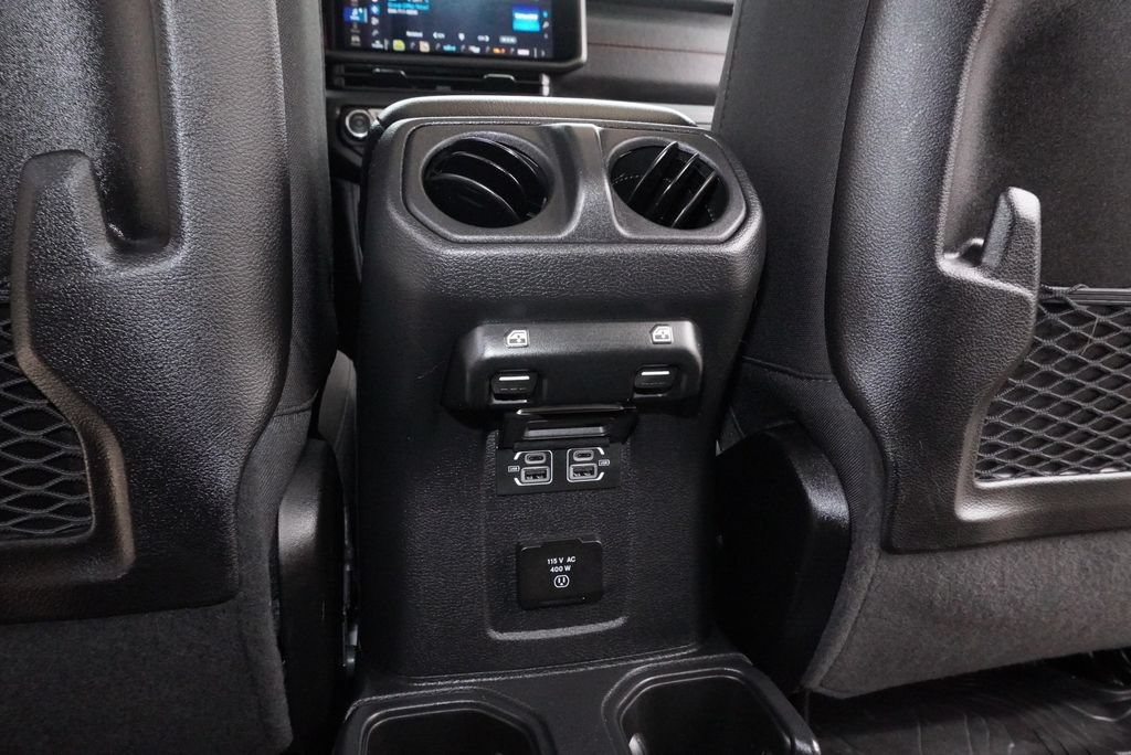 Used 2025 Jeep Gladiator Mojave w/ Convenience Group AWD/4WD image 24
