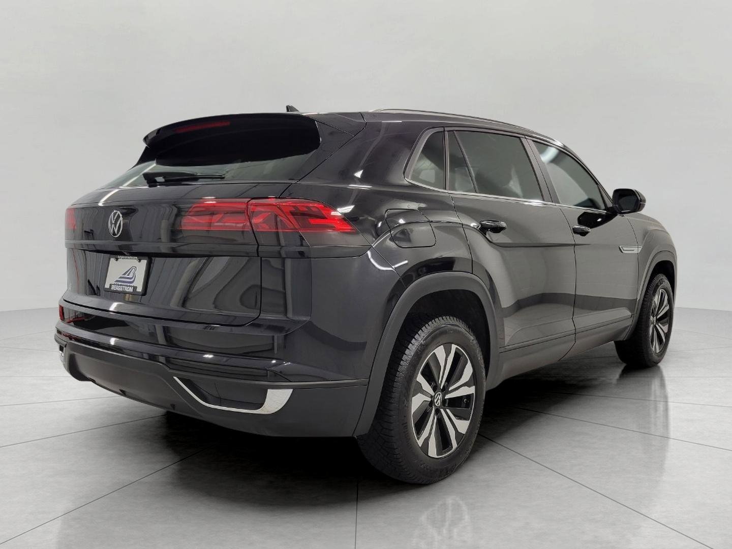 Used 2024 Volkswagen Atlas Cross Sport SE image 19
