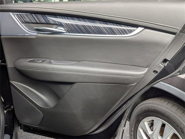 Used 2025 Cadillac XT6 Premium Luxury image 36