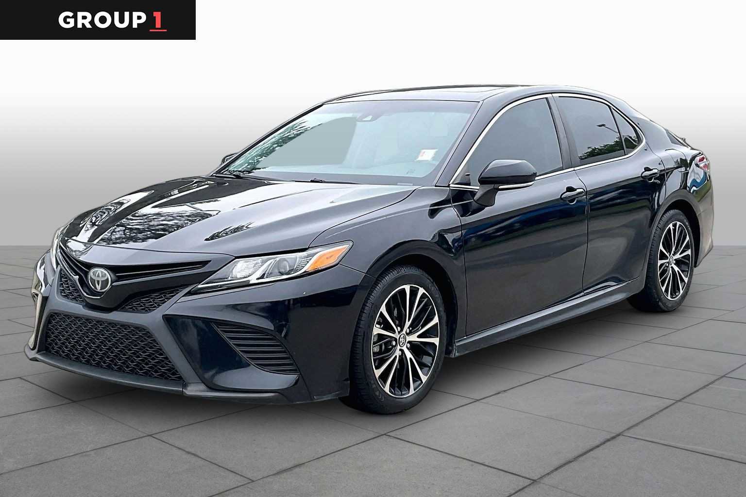 Used 2018 Toyota Camry SE w/ Audio Package FWD image 1