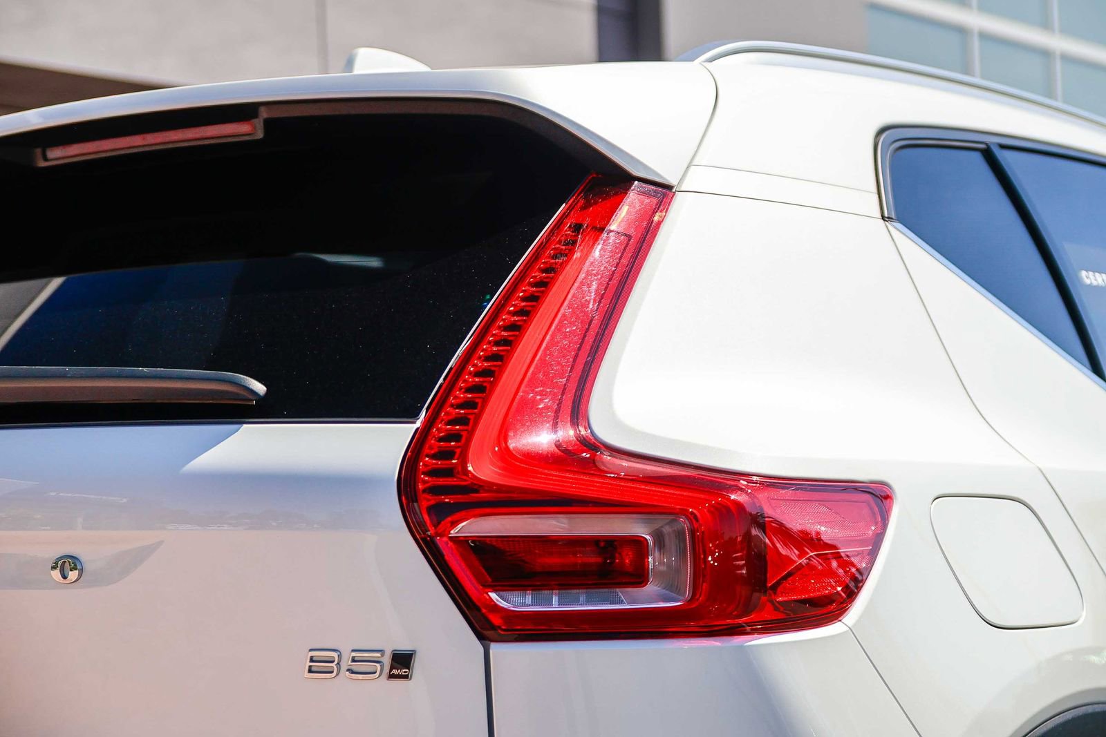 Used 2025 Volvo XC40 B5 Core AWD/4WD image 9
