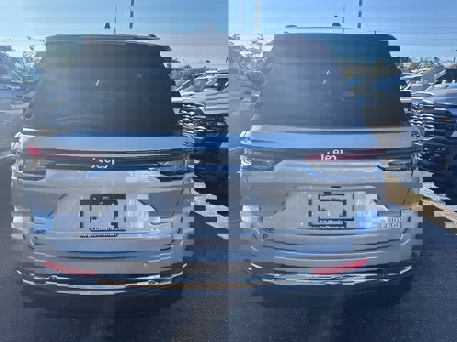 New 2025 Jeep Grand Cherokee Laredo X image 3