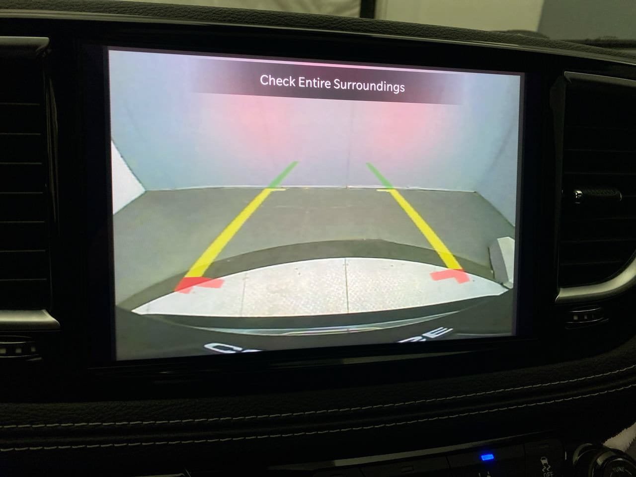 Used 2025 Chrysler Pacifica Limited FWD image 18