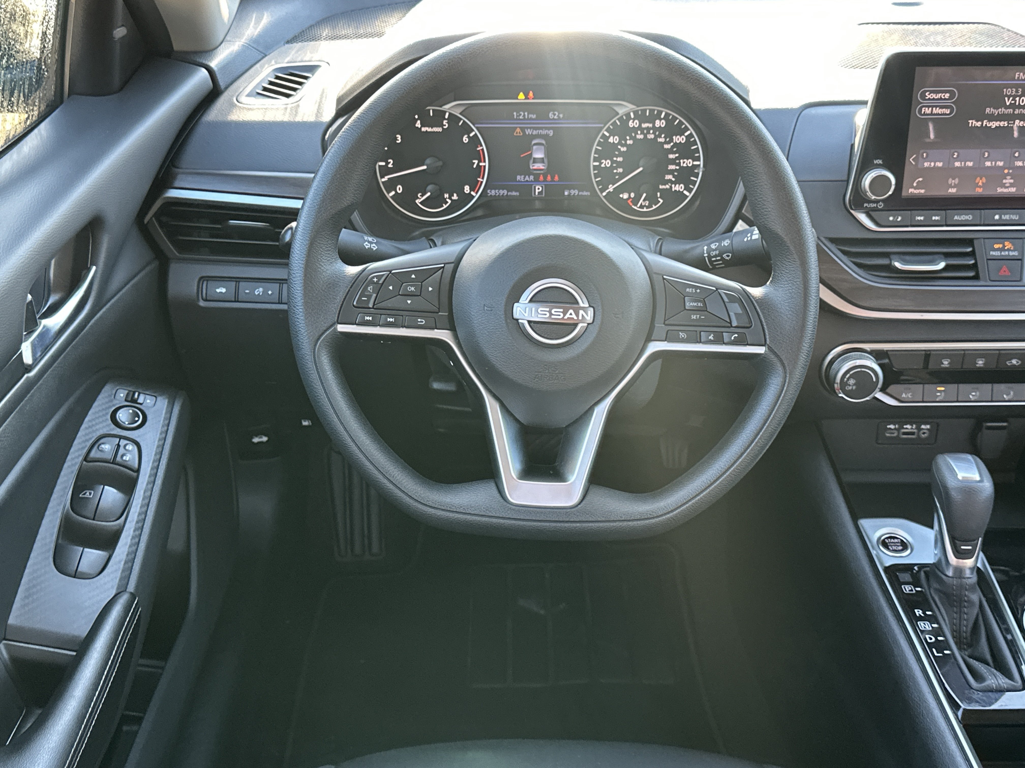 Used 2024 Nissan Altima 2.5 SV FWD image 23