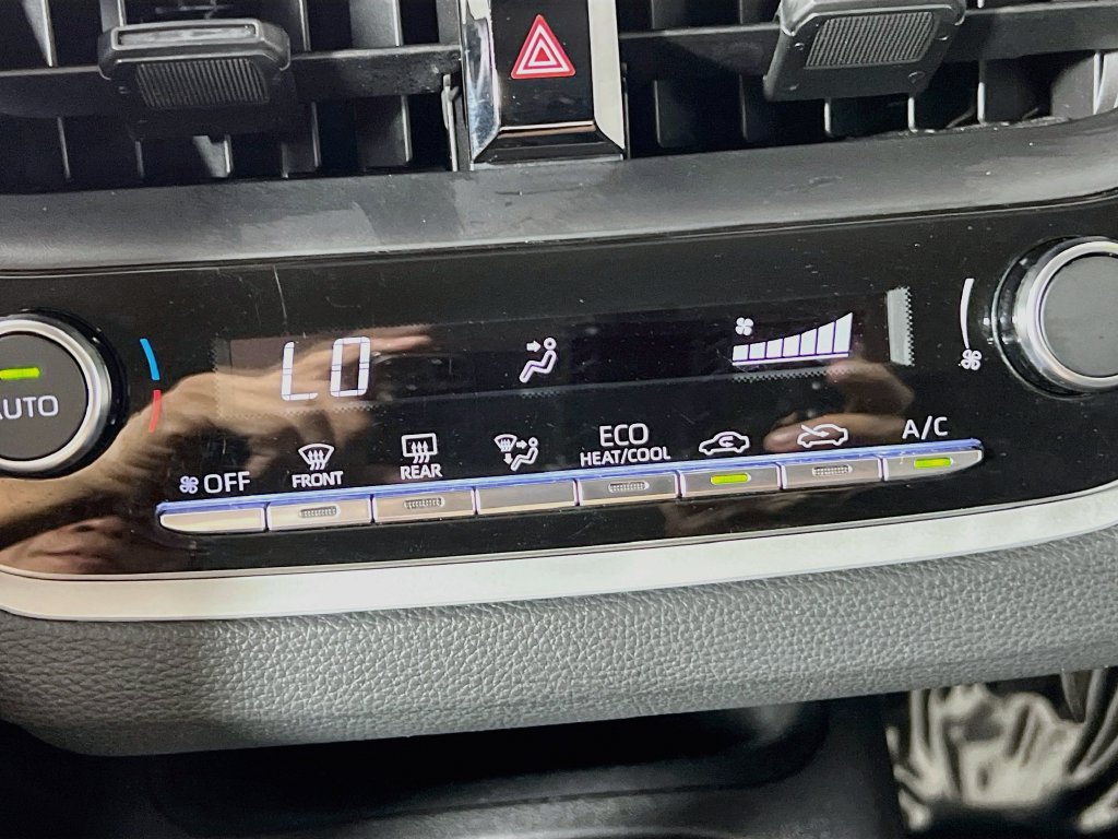 Used 2024 Toyota Corolla LE FWD image 22