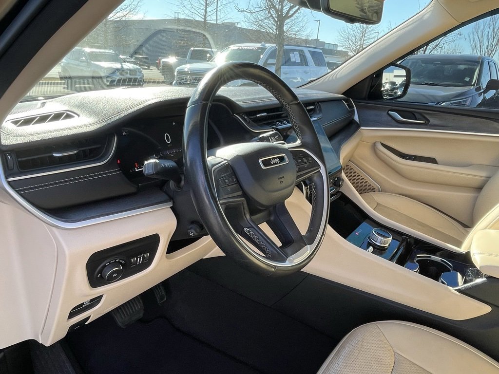 Used 2021 Jeep Grand Cherokee L Limited w/ Luxury Tech Group II image 10