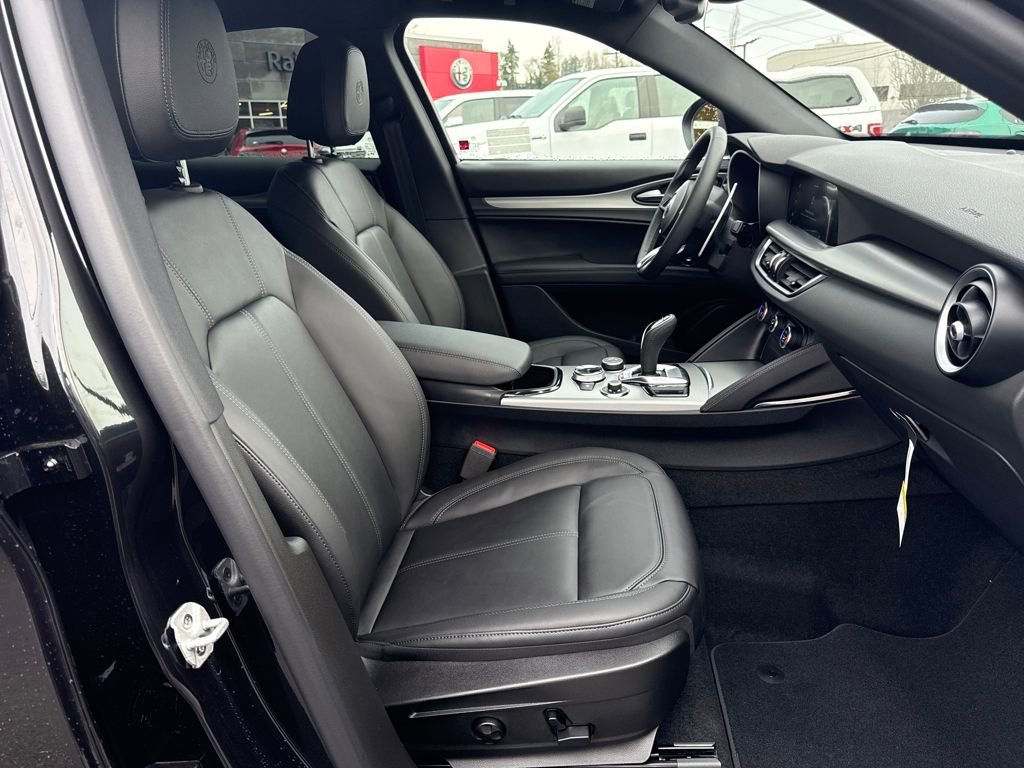New 2025 Alfa Romeo Stelvio Sprint w/ Convenience Package image 9