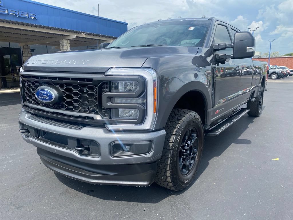 Used 2023 Ford F350 XLT w/ XLT Premium Package AWD/4WD image 7