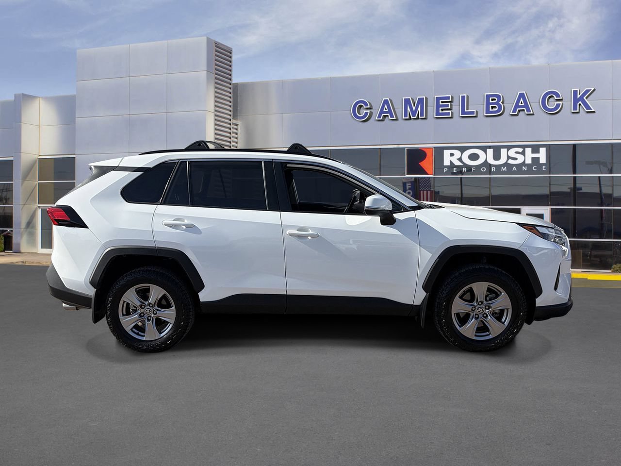Used 2023 Toyota RAV4 XLE AWD/4WD image 7