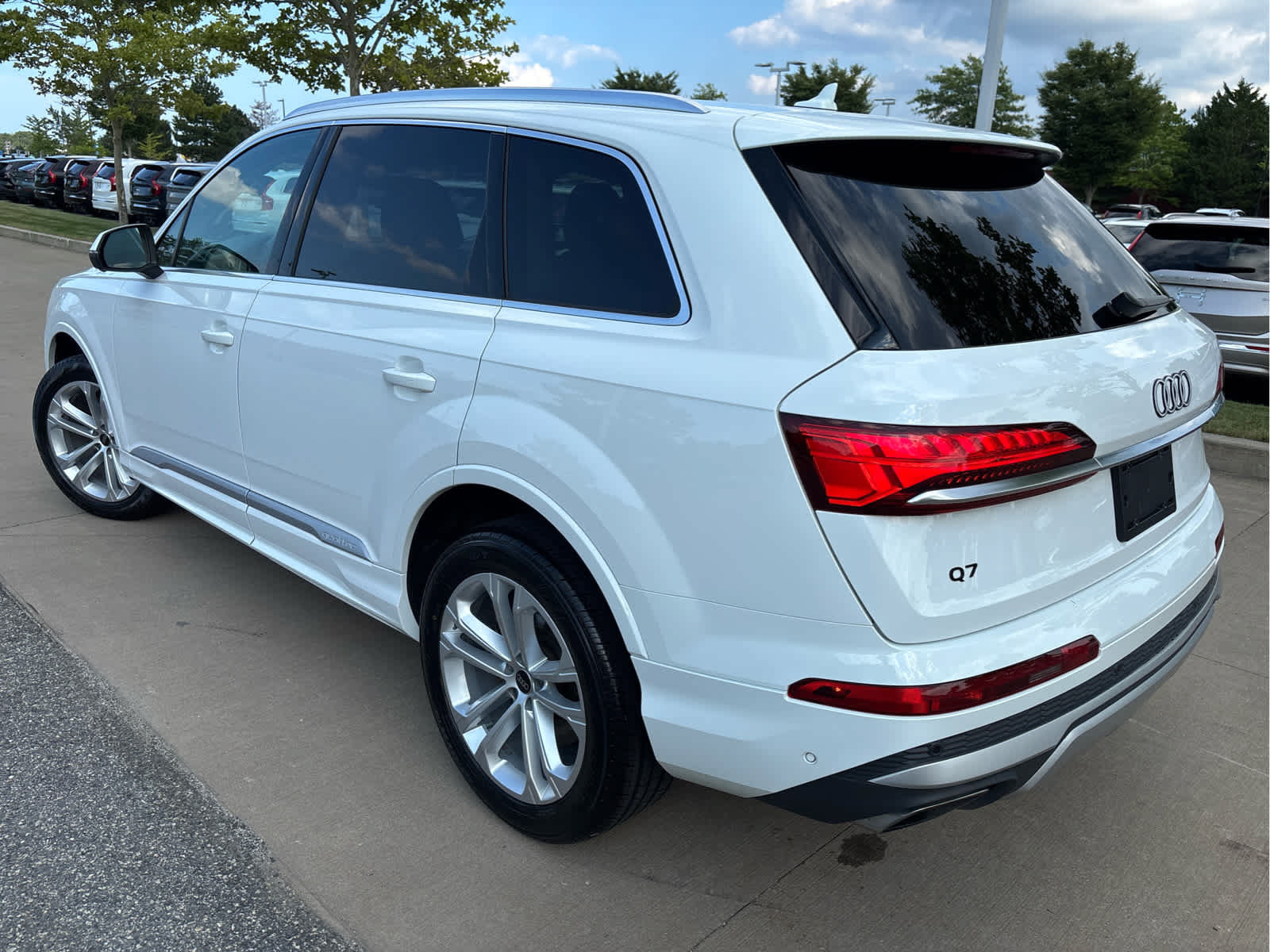 Used 2025 Audi Q7 3.0T Premium Plus AWD/4WD image 11