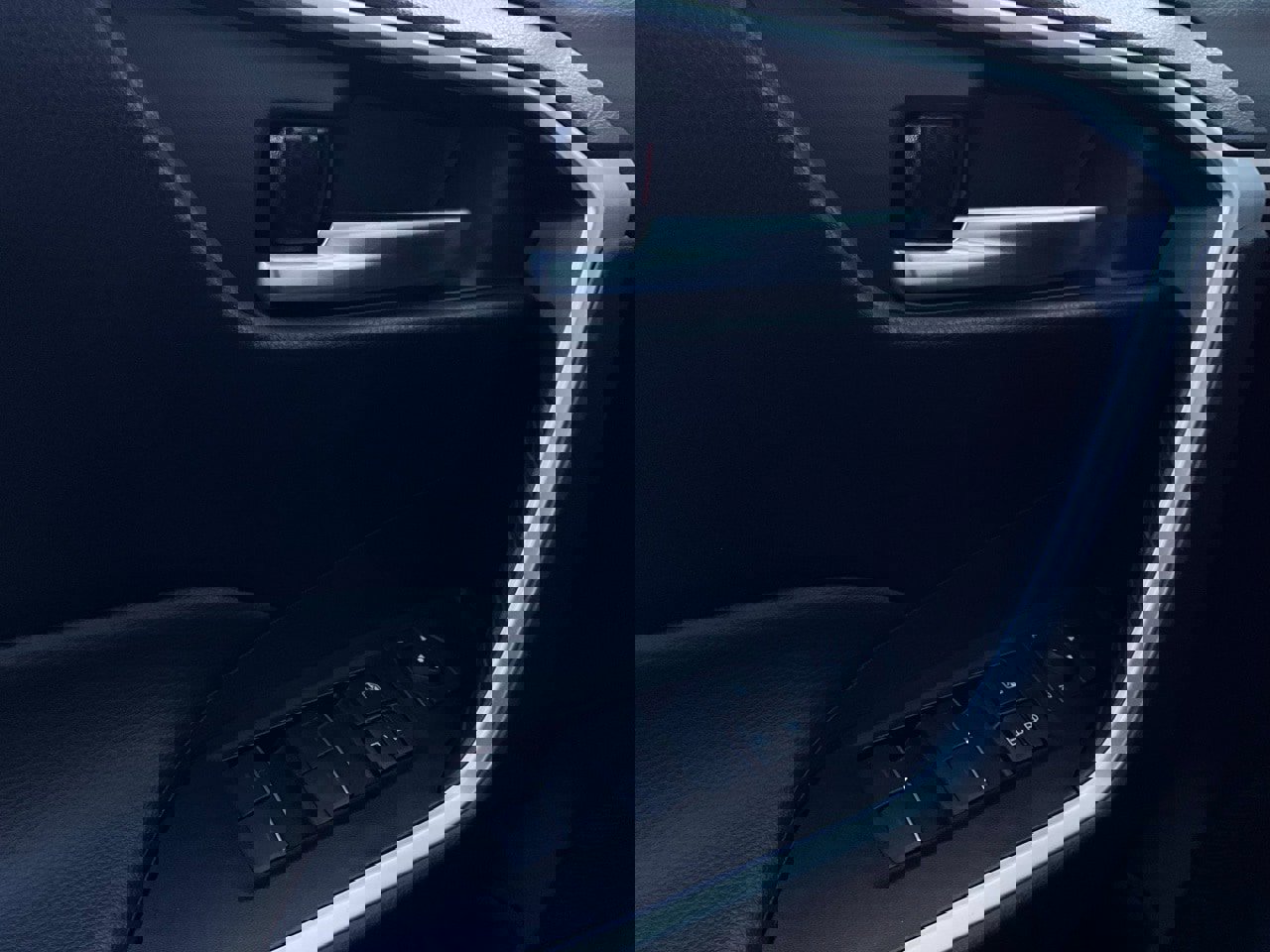 Used 2025 Toyota RAV4 XLE image 21