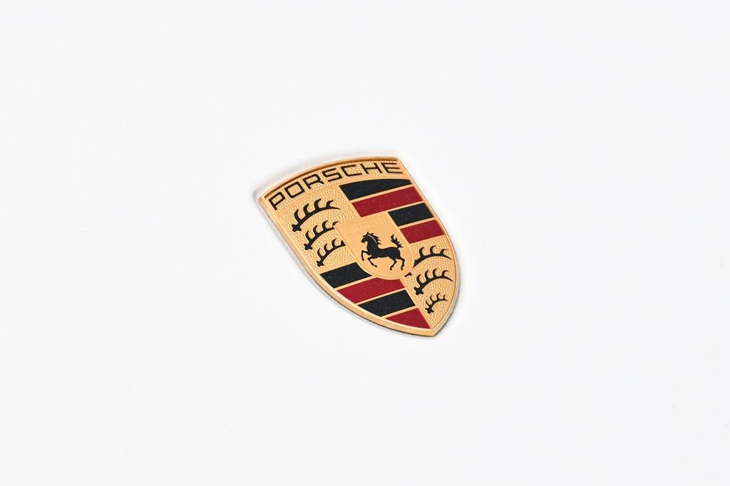 Used 2022 Porsche Taycan 4S AWD/4WD image 12