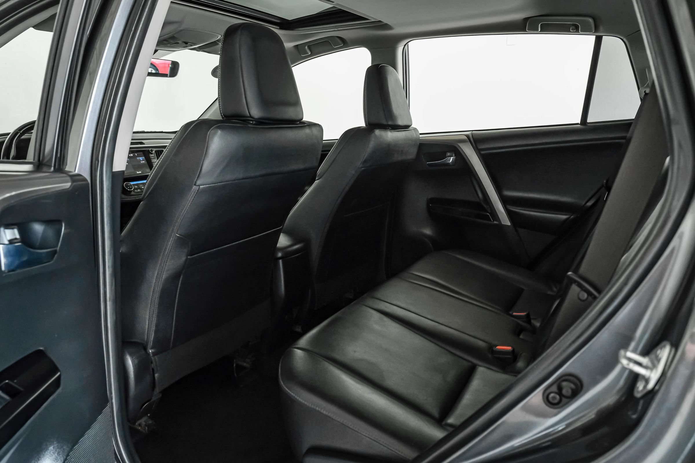 Used 2016 Toyota RAV4 Limited w/ Advanced Technology Package FWD image 33