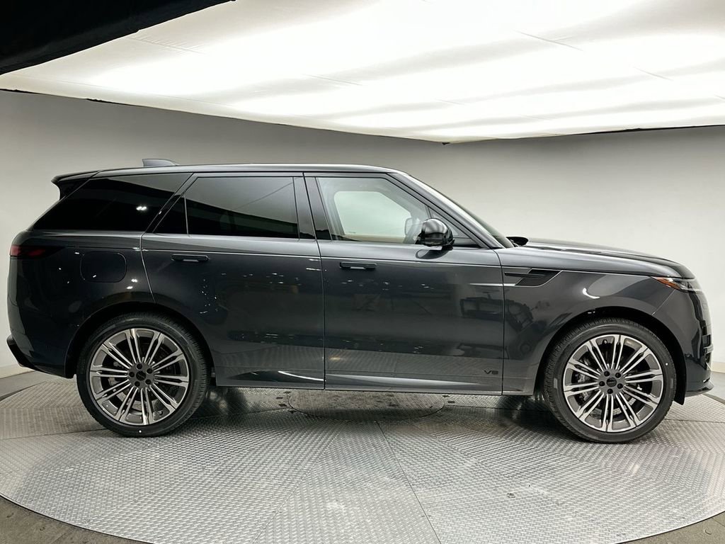 New 2026 Land Rover Range Rover Sport Dynamic SE AWD/4WD image 12