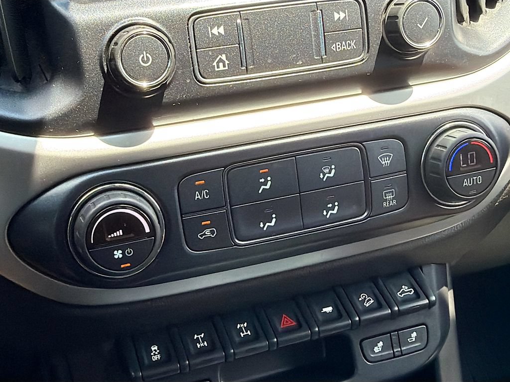 Used 2019 Chevrolet Colorado ZR2 w/ ZR2 Dusk Special Edition AWD/4WD image 18