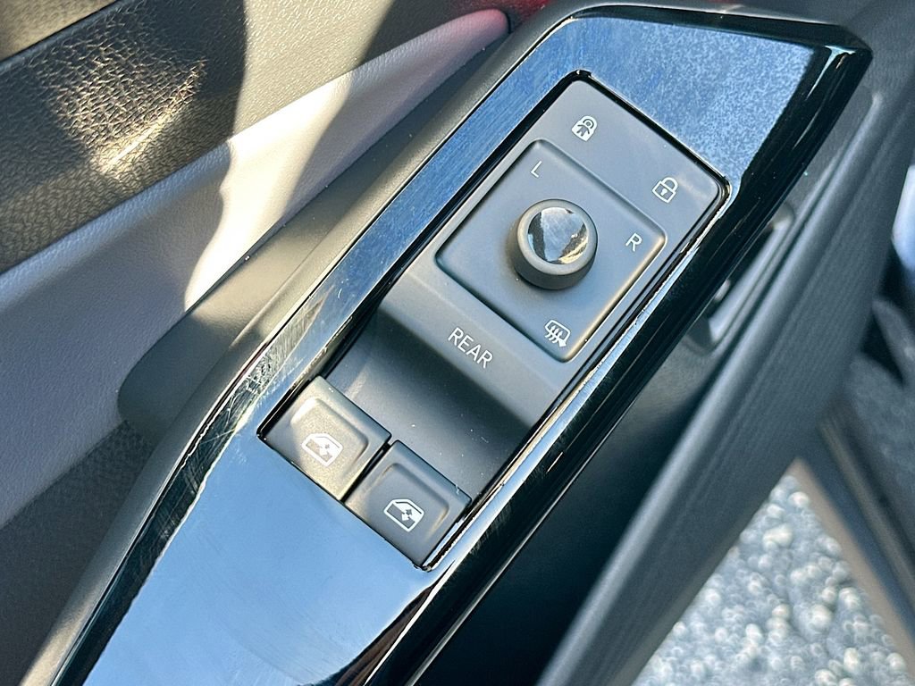 Used 2023 Volkswagen ID.4 Pro S Plus image 19