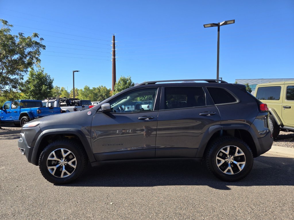 Used 2016 Jeep Cherokee Trailhawk AWD/4WD image 8