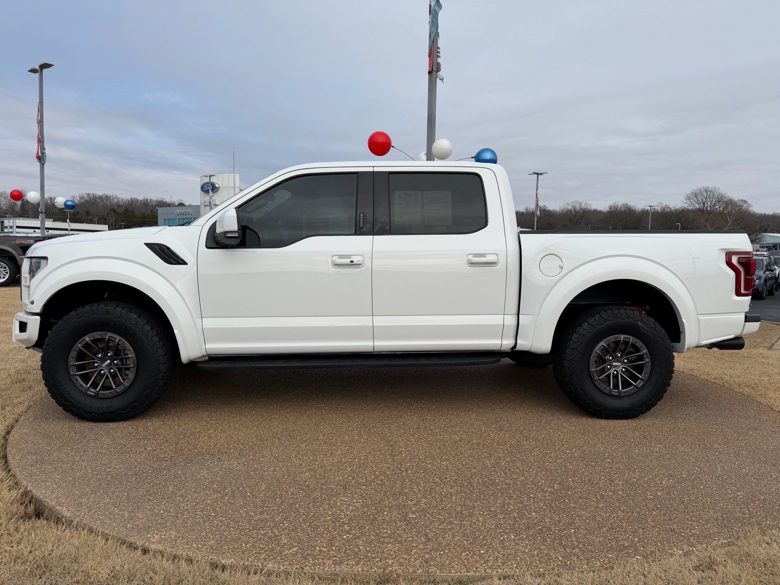 Used 2019 Ford F150 Raptor w/ Equipment Group 802A Luxury AWD/4WD image 4