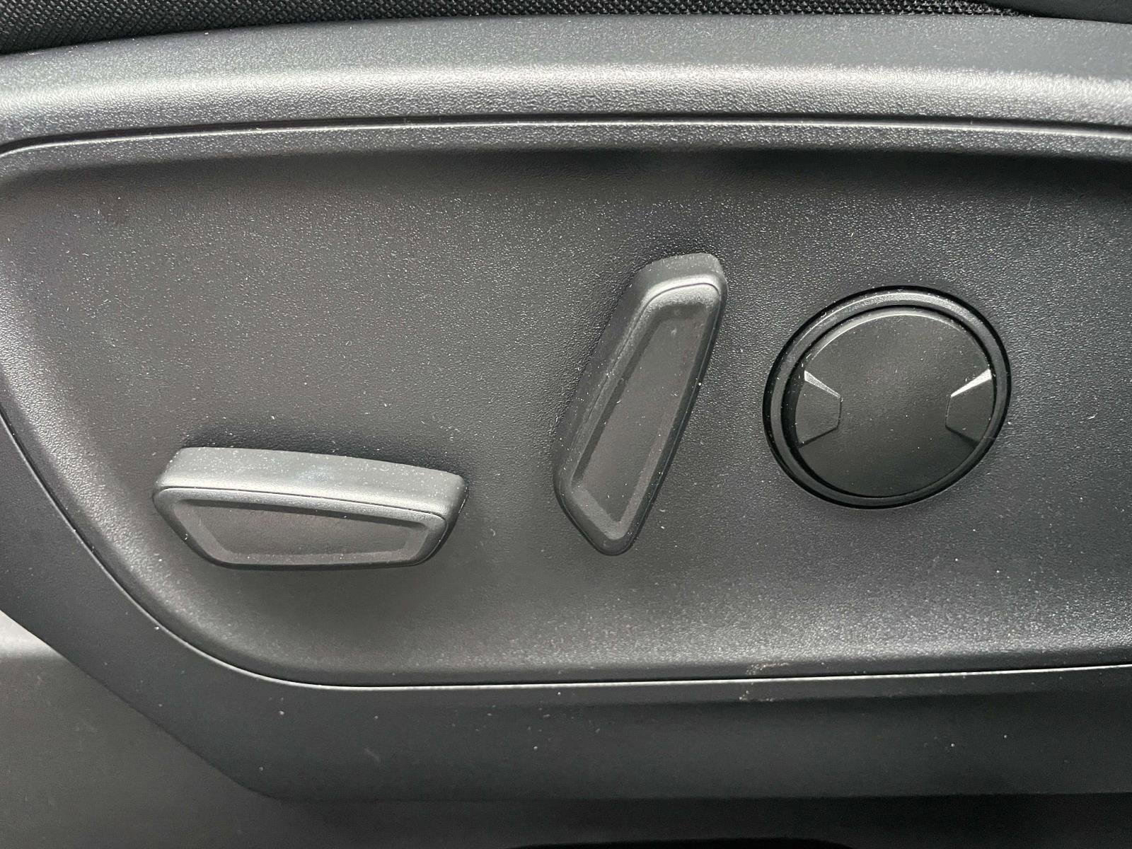 Used 2025 Ford Escape ST-Line w/ Tech Pack #1 FWD image 14