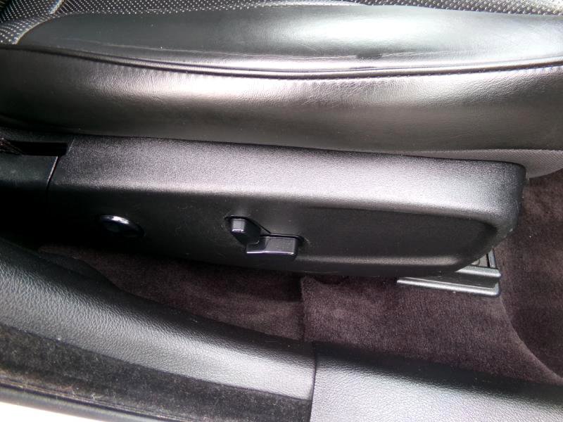 Used 2018 Chrysler 300 Limited image 36