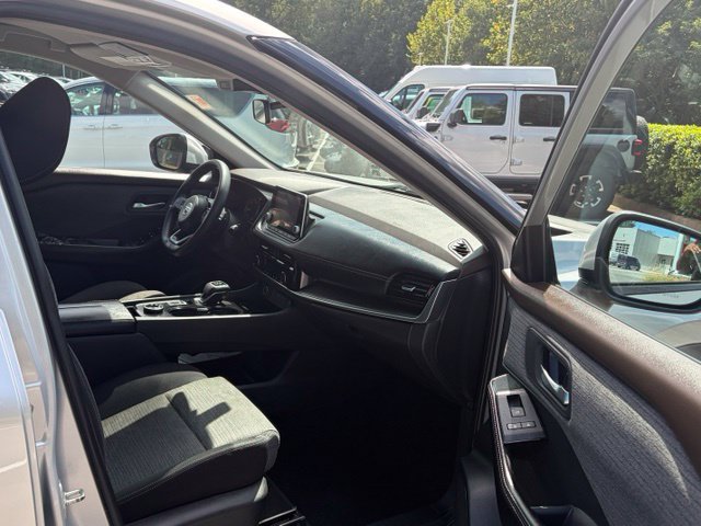 Used 2021 Nissan Rogue SV AWD/4WD image 27