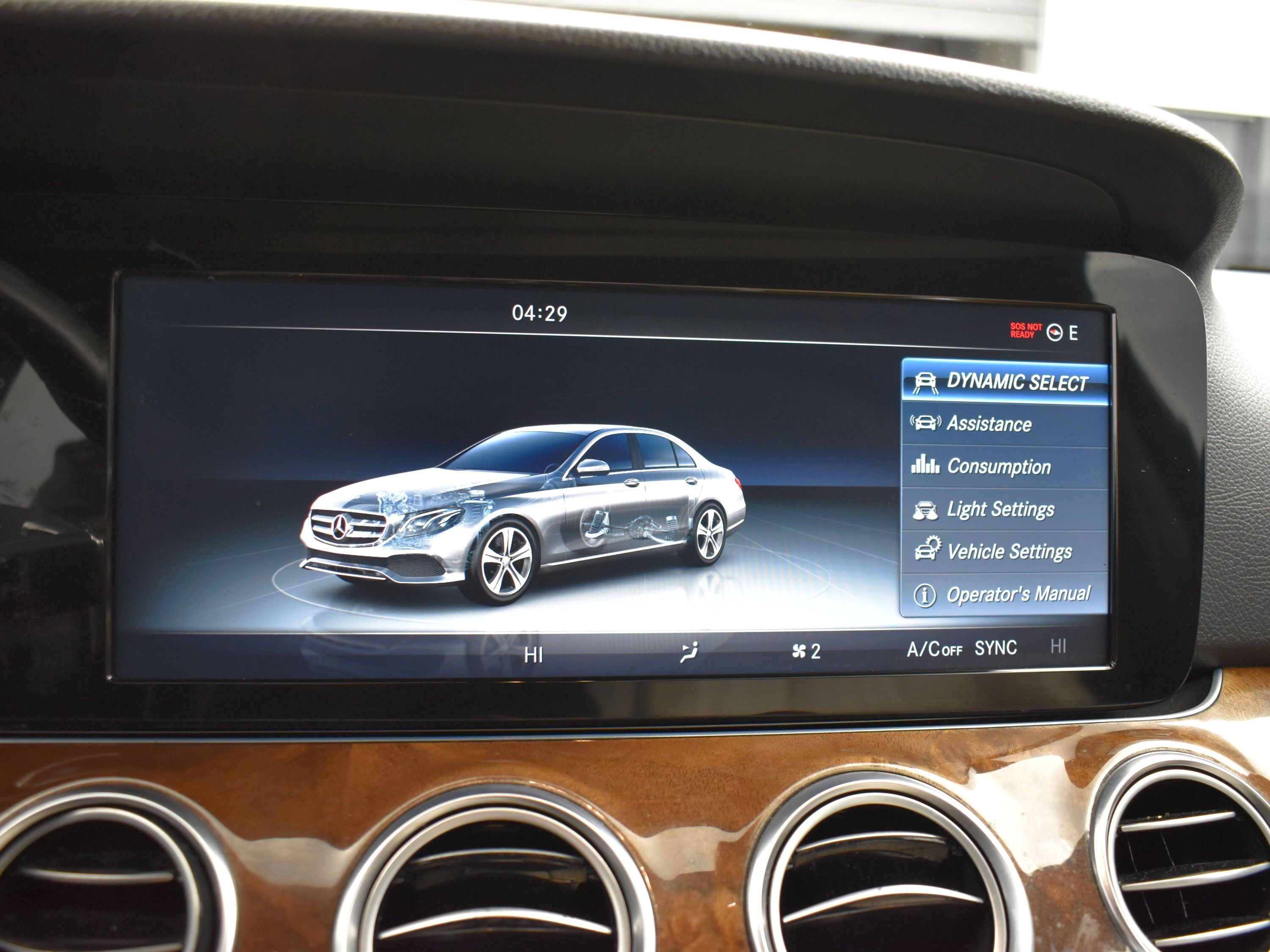 Used 2017 Mercedes-Benz E 300 4MATIC image 6