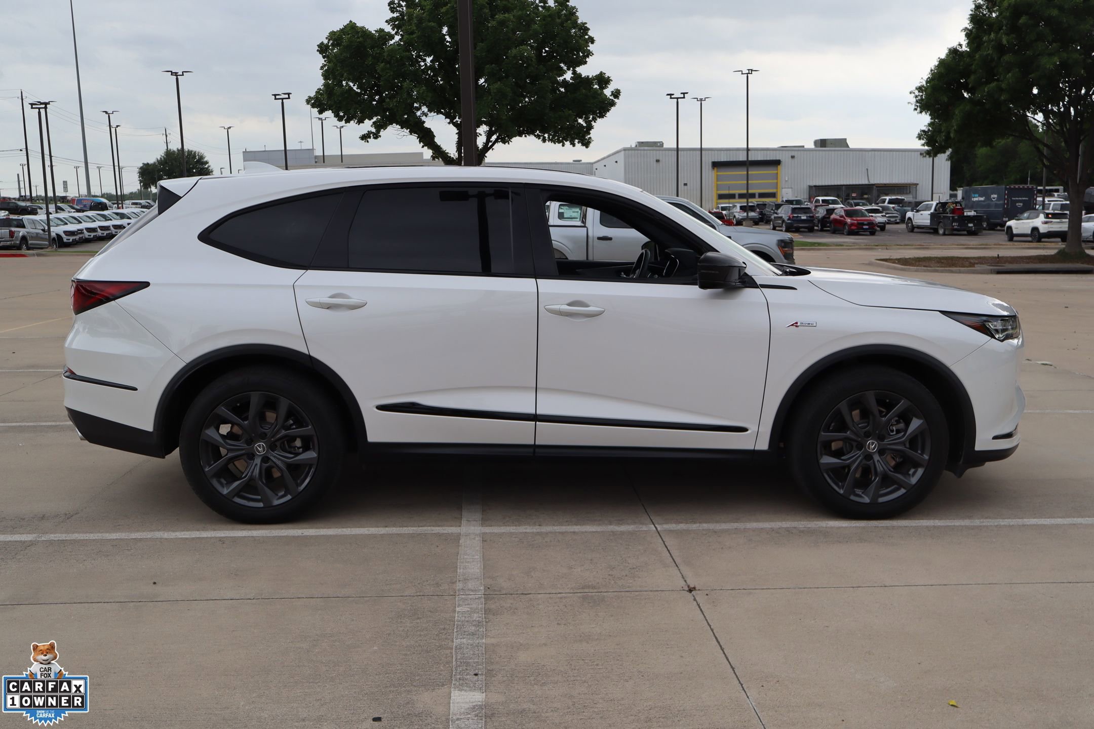 Used 2023 Acura MDX A-Spec image 2