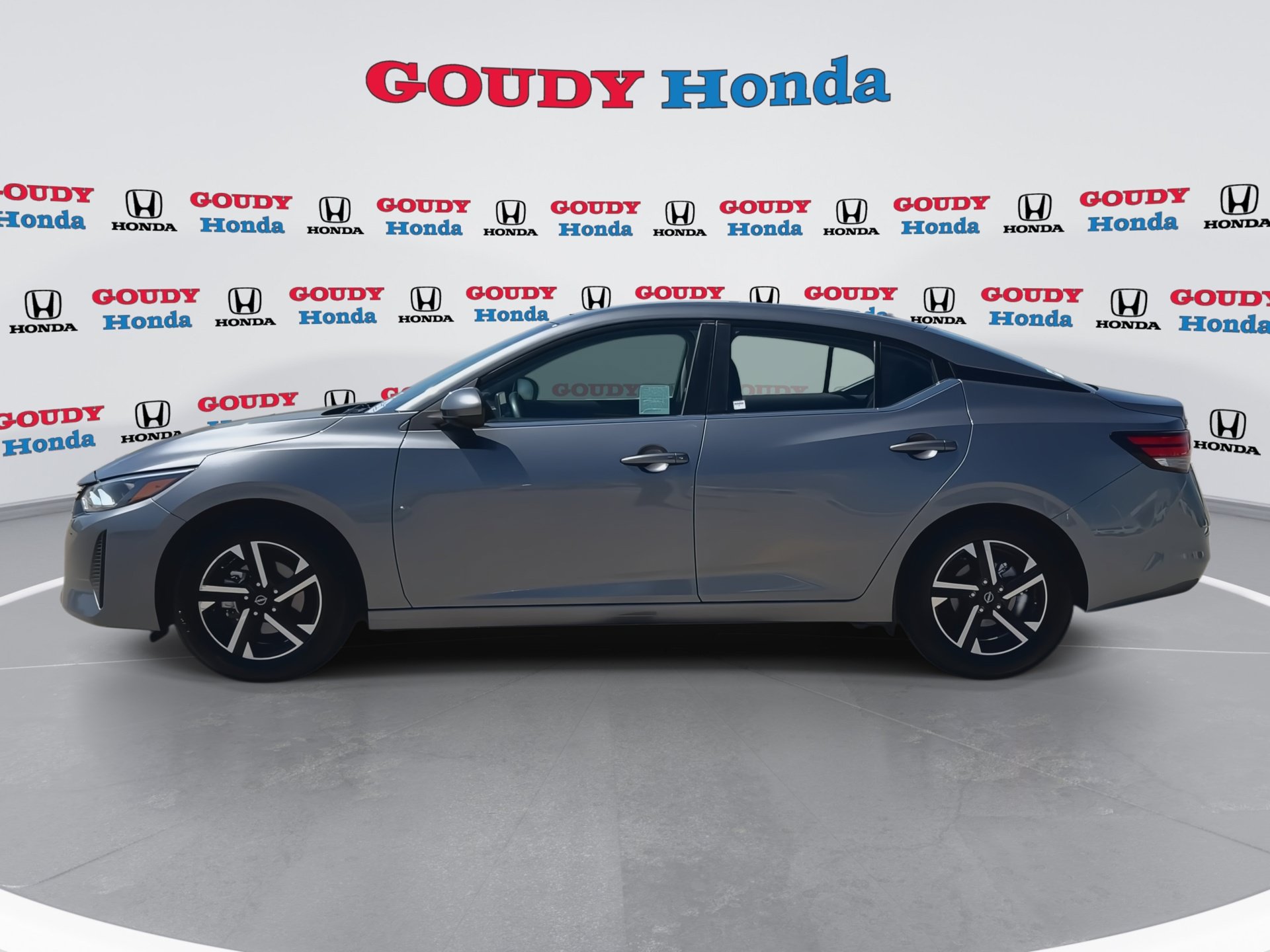 Used 2024 Nissan Sentra SV FWD image 5