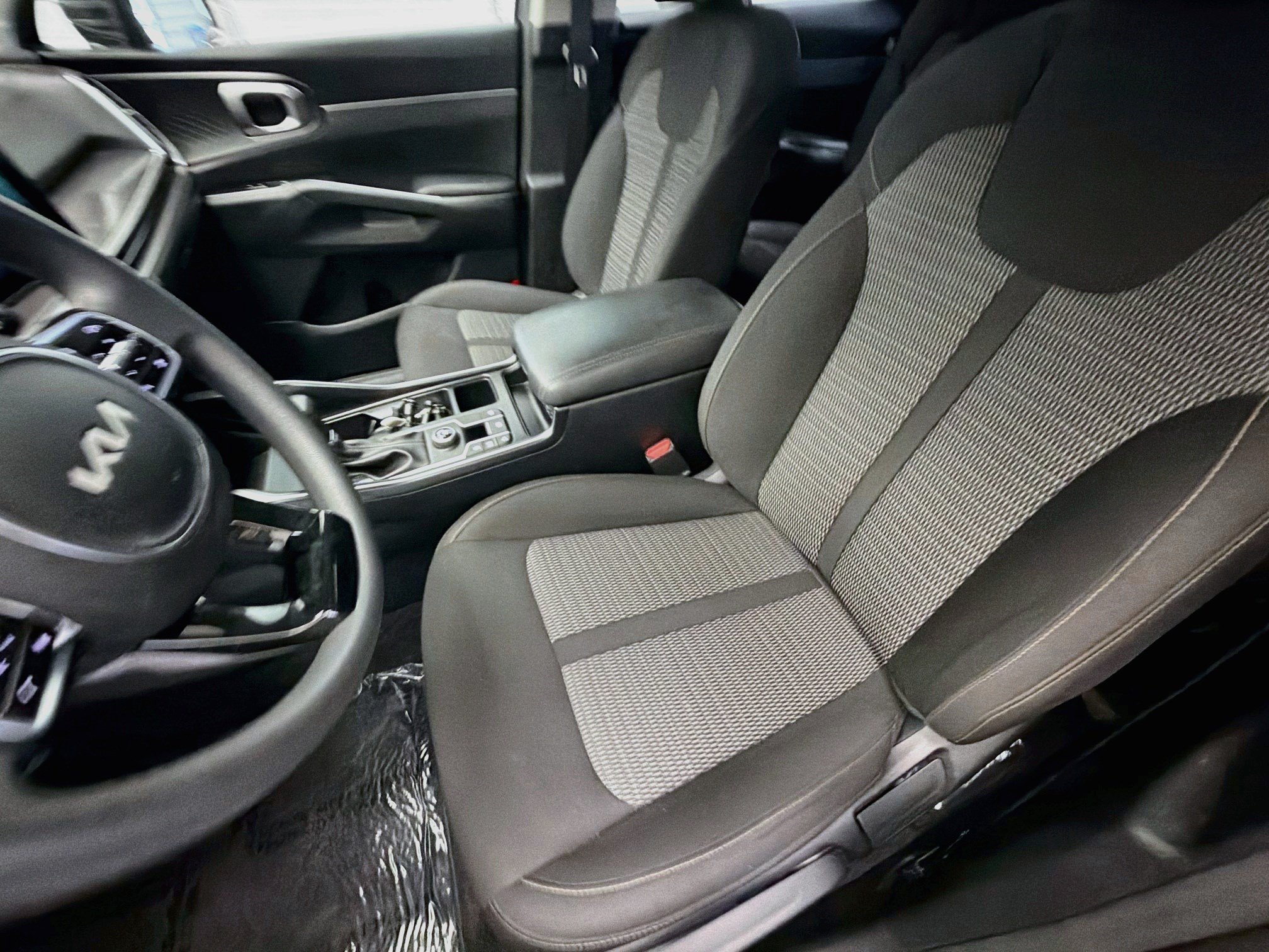 Used 2025 Kia Sorento LX FWD image 11