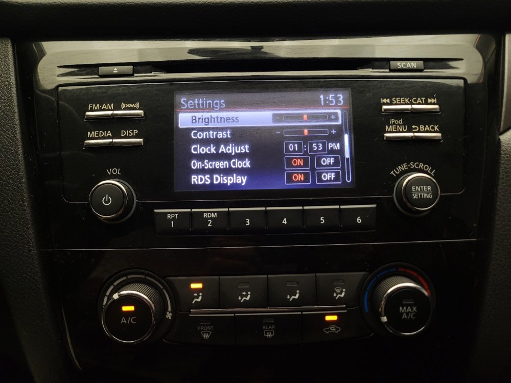 Used 2017 Nissan Rogue Sport S image 25