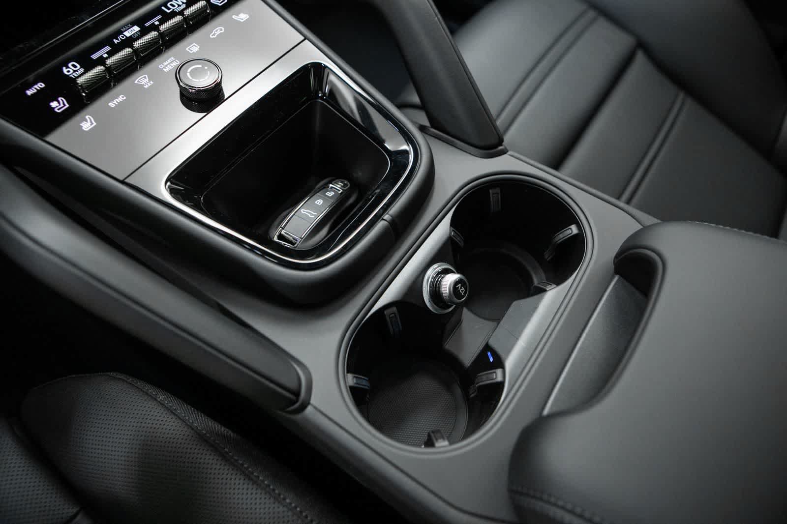 New 2026 Porsche Cayenne Turbo AWD/4WD image 30