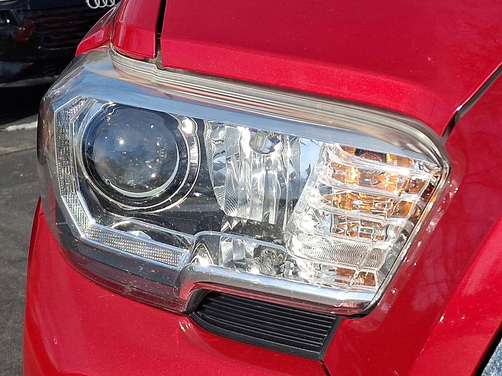 Used 2018 Toyota Tacoma Limited image 9