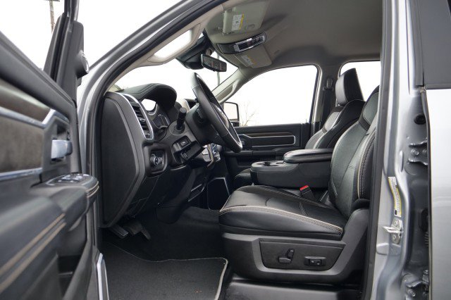 Used 2024 RAM 5500 Laramie image 33