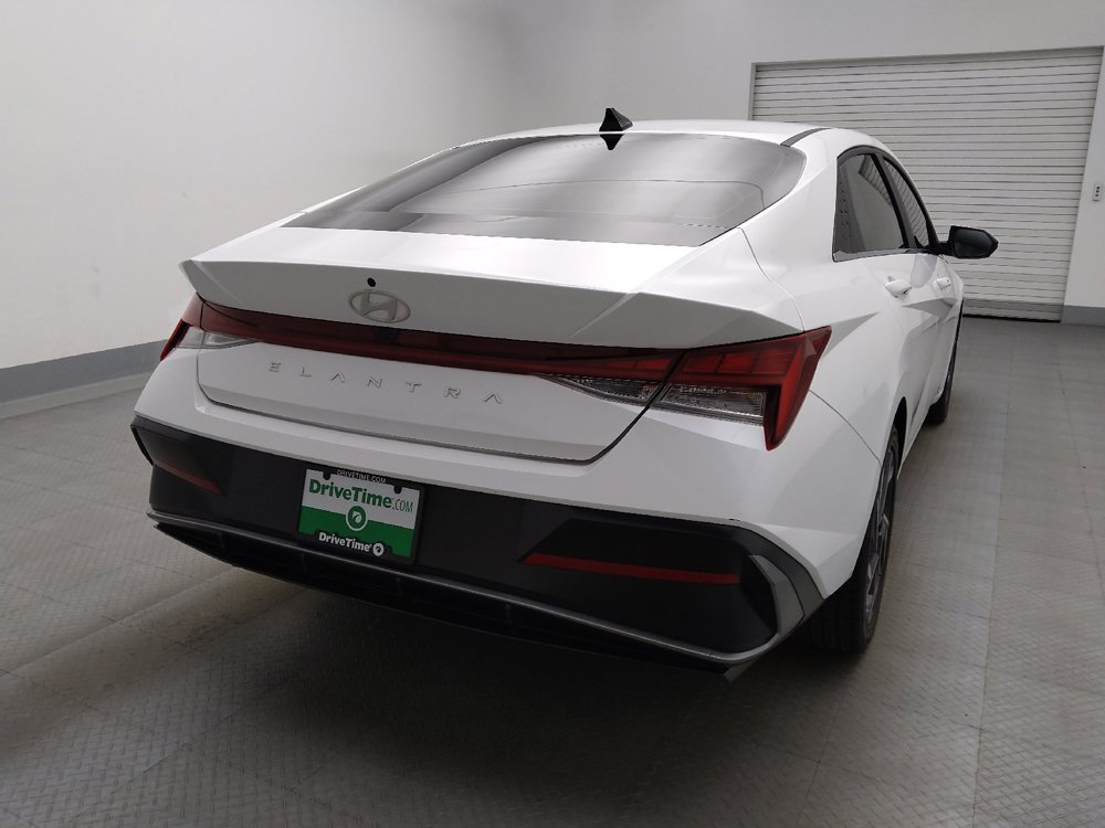 Used 2025 Hyundai Elantra SEL FWD image 7