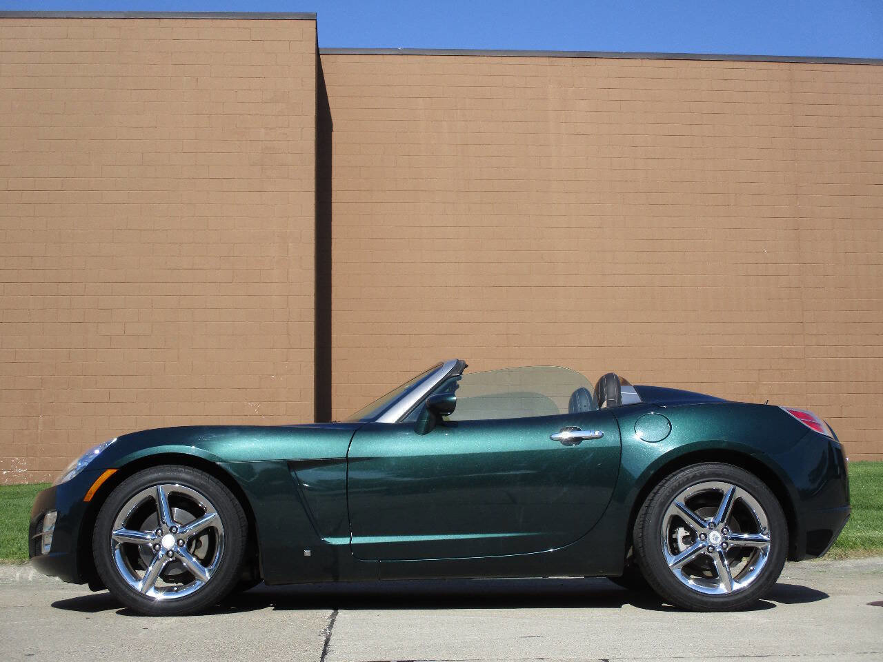 Used 2008 Saturn Sky w/ Premium Trim Package RWD image 49