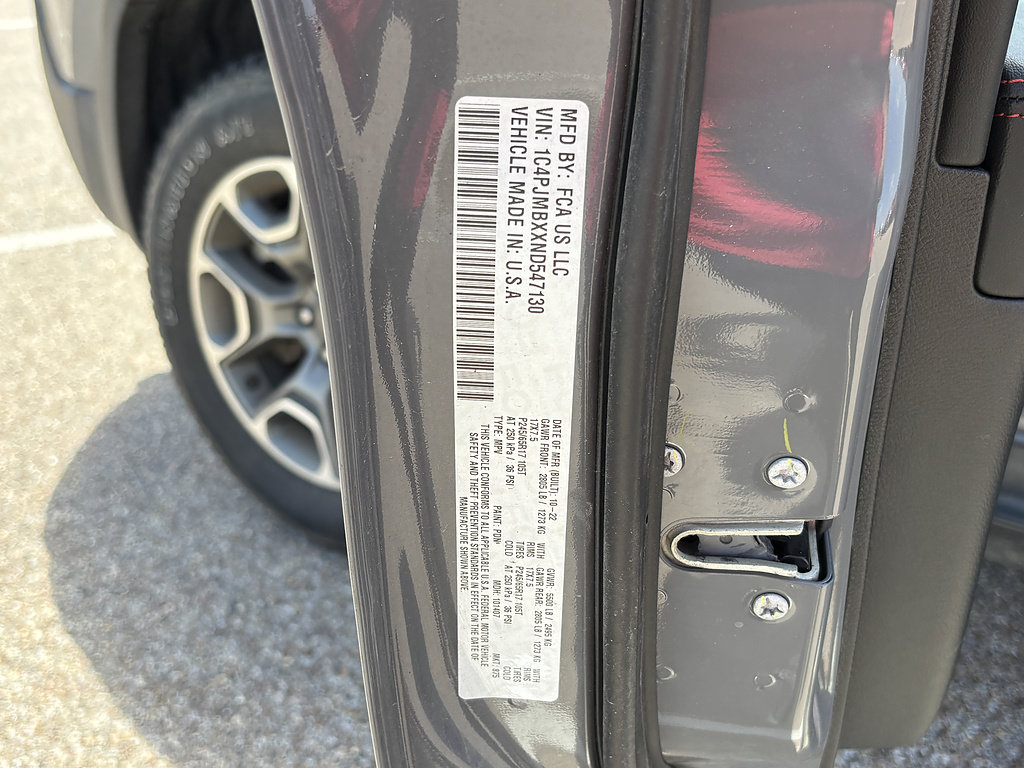 Used 2022 Jeep Cherokee Trailhawk AWD/4WD image 14