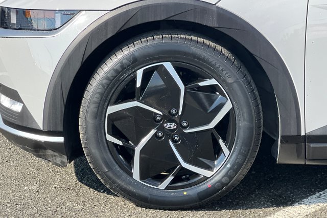 Used 2024 Hyundai Ioniq 5 SEL RWD image 35