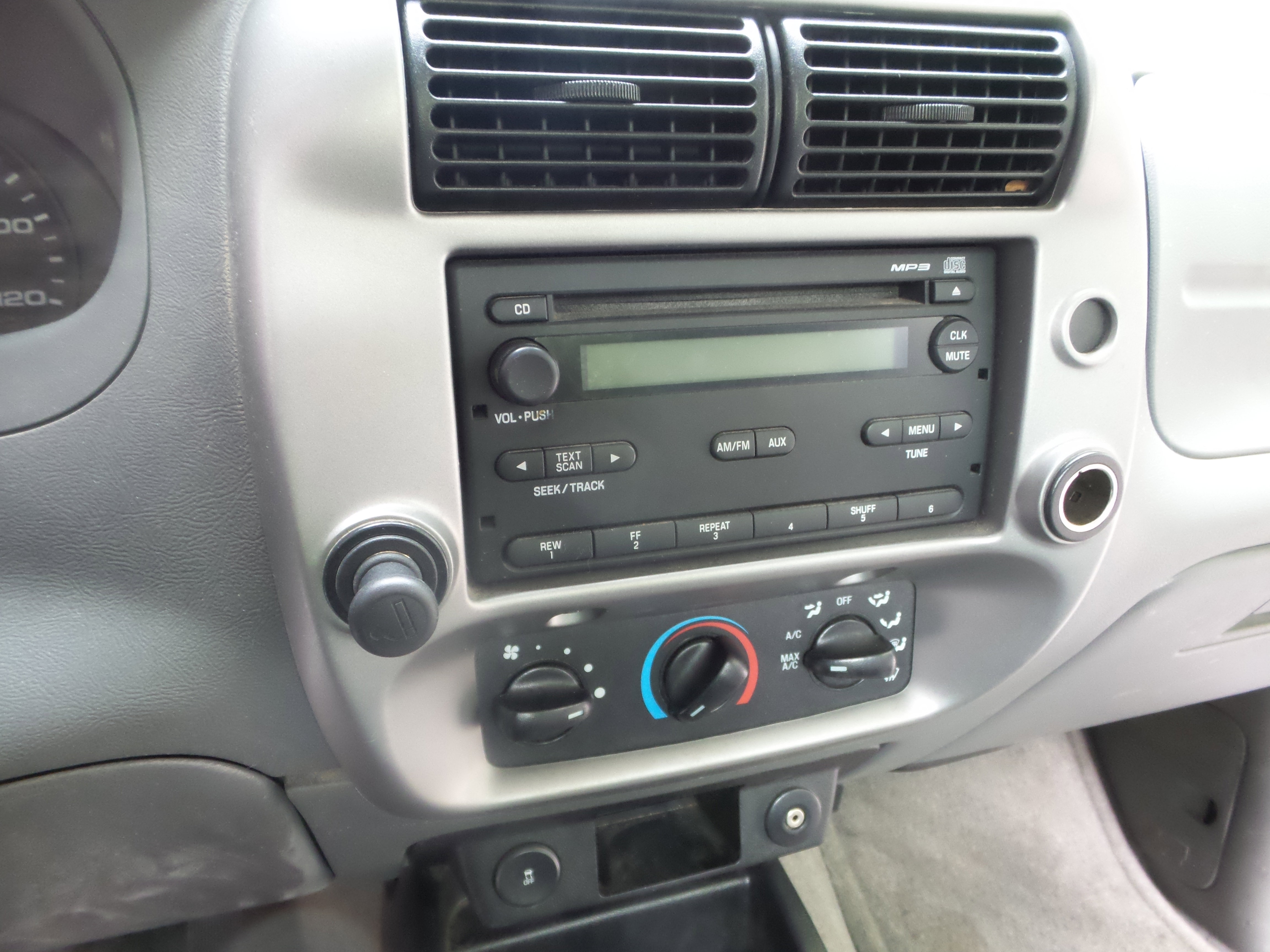 Used 2011 Ford Ranger XLT image 21