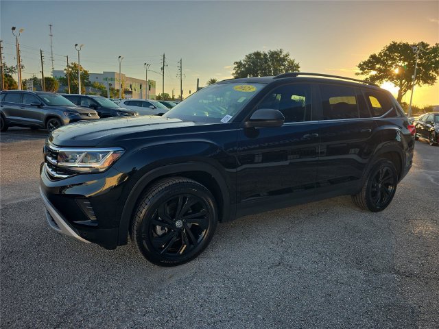 Used 2023 Volkswagen Atlas SE w/ Panoramic Sunroof Package FWD image 7