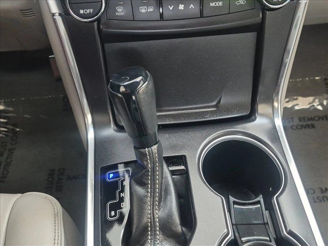 Used 2015 Toyota Camry XLE w/ Moonroof Package FWD image 12