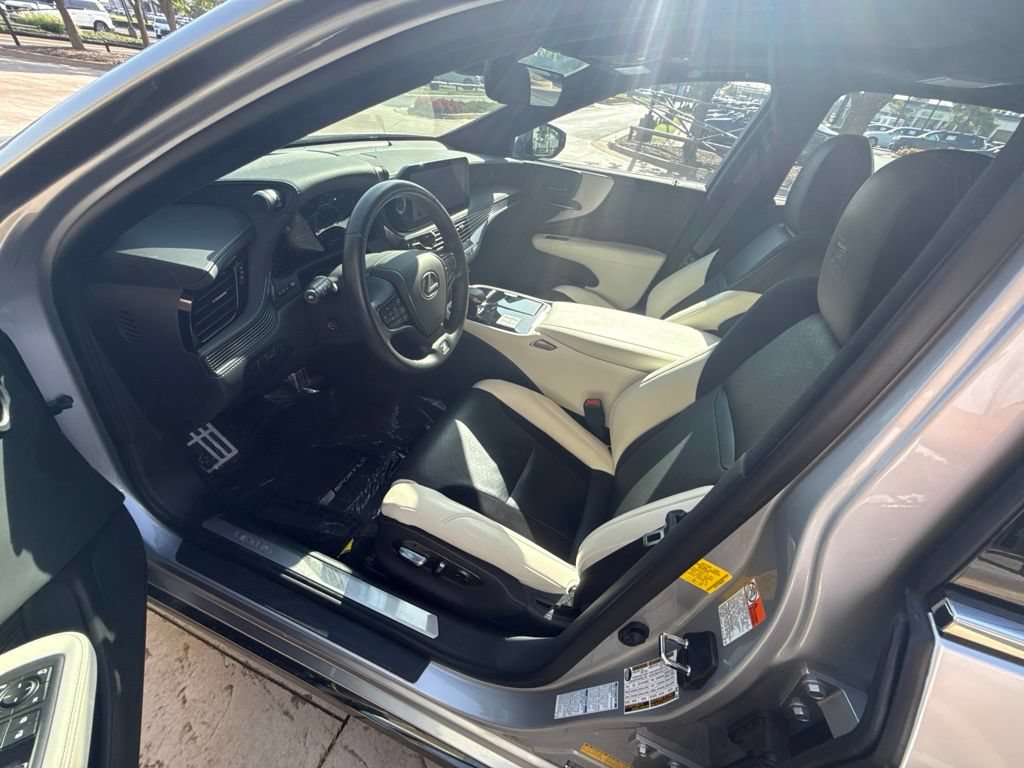 Used 2025 Lexus LS 500 F Sport AWD/4WD image 5
