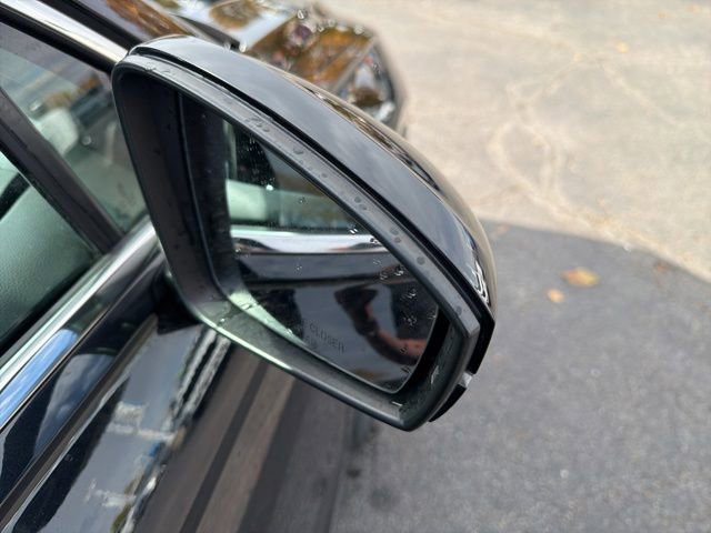 Used 2021 Volkswagen Tiguan SE w/ Panoramic Sunroof Package image 6