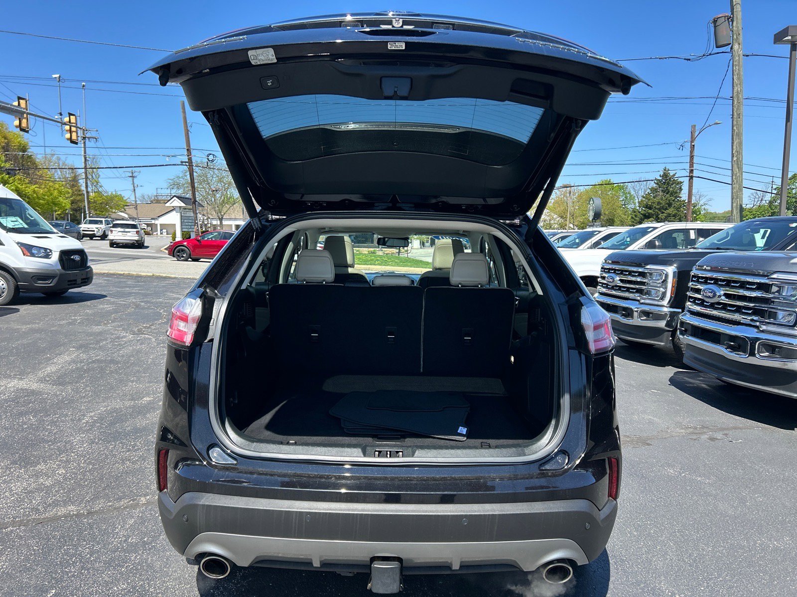 Certified 2020 Ford Edge Titanium w/ Class II Trailer Tow Package AWD/4WD image 15