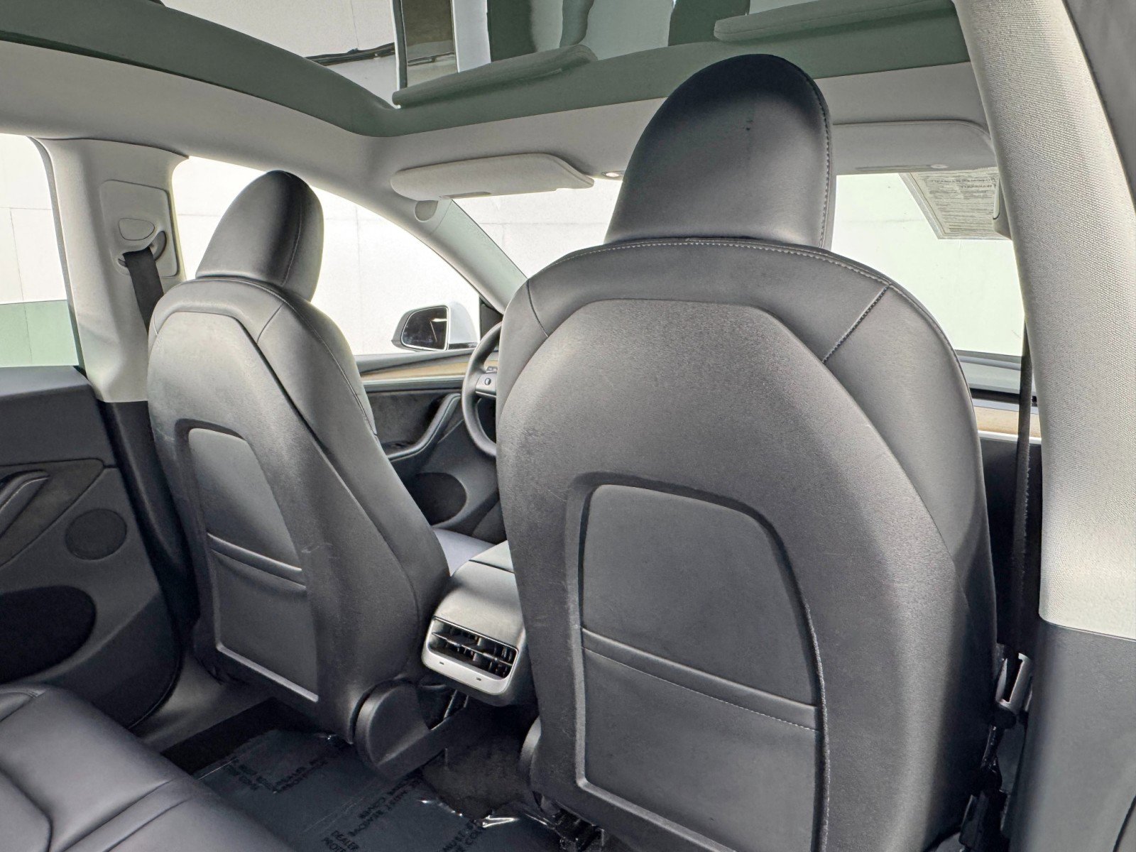 Used 2023 Tesla Model Y Long Range image 35