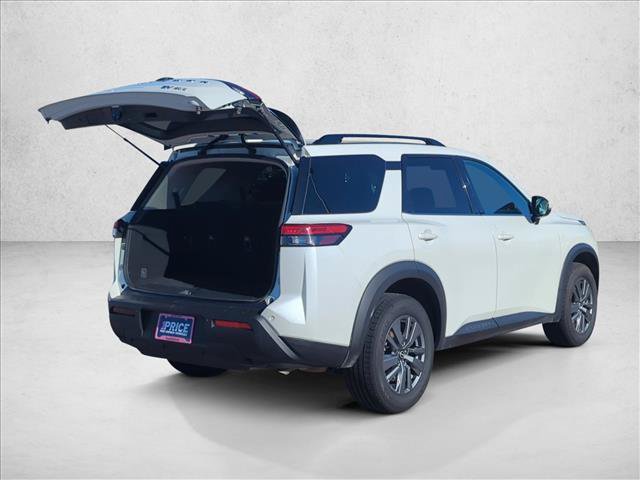 Used 2024 Nissan Pathfinder SV AWD/4WD image 5