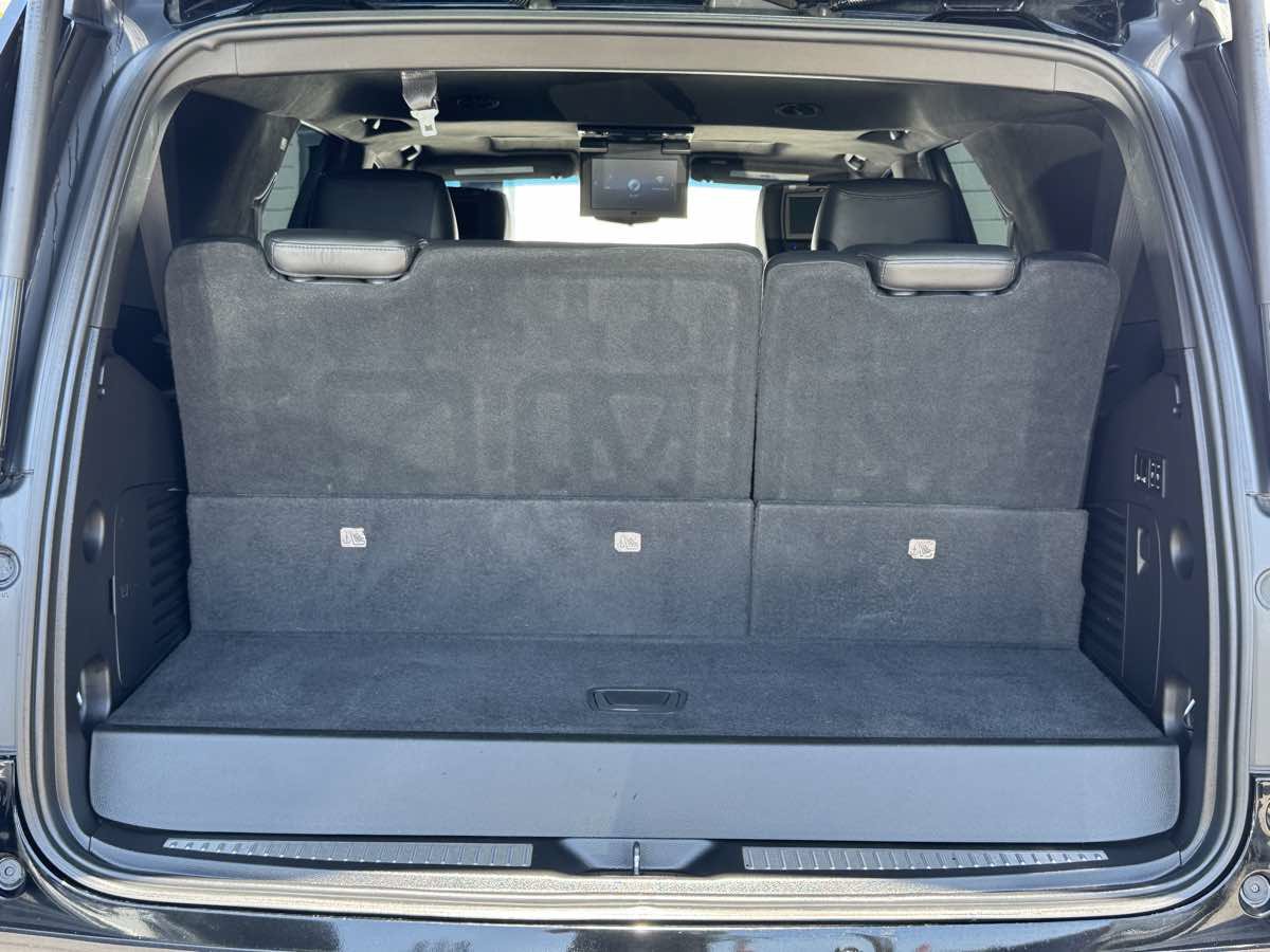 Used 2018 Cadillac Escalade Platinum AWD/4WD image 9