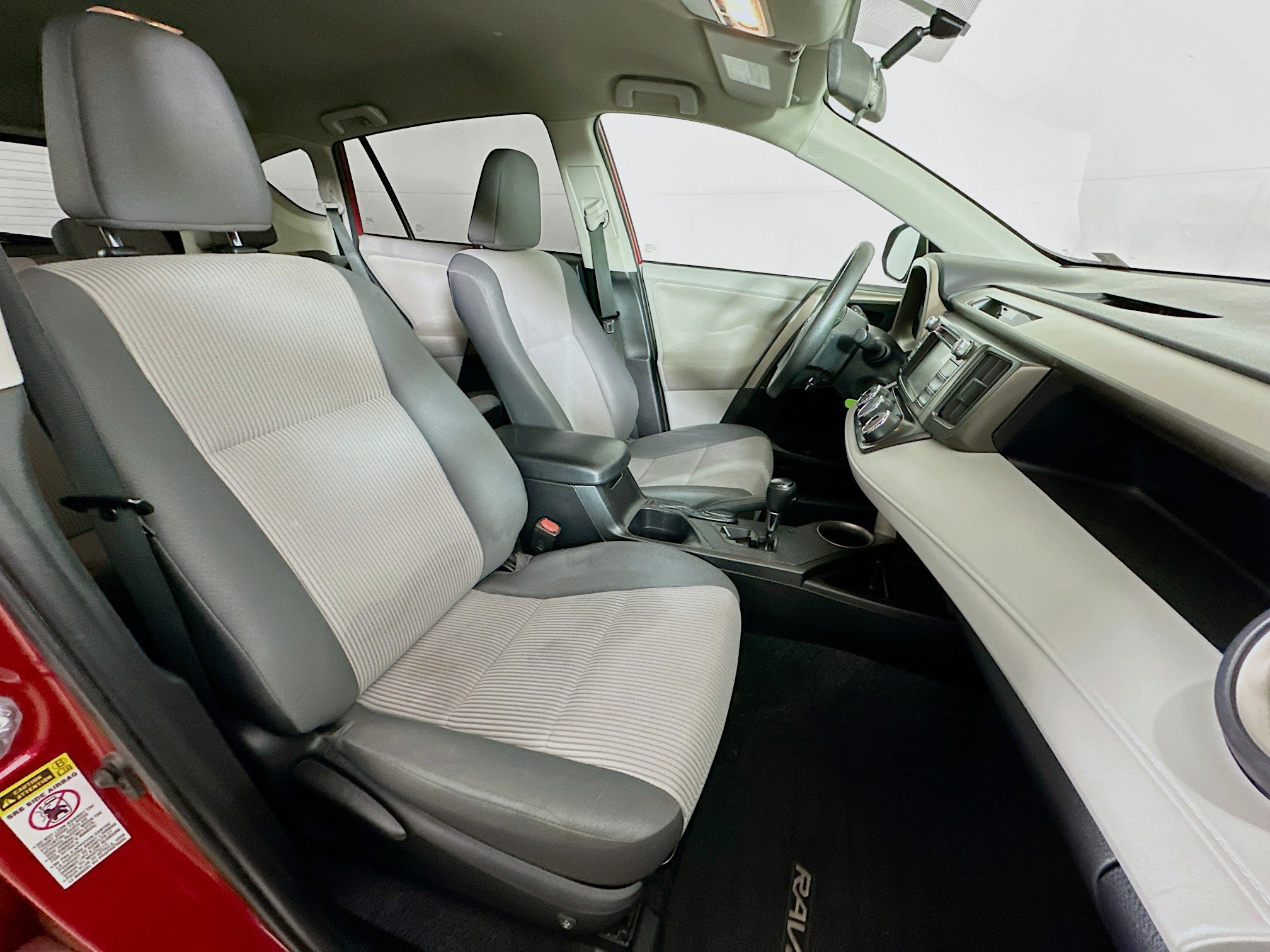 Used 2013 Toyota RAV4 LE image 28