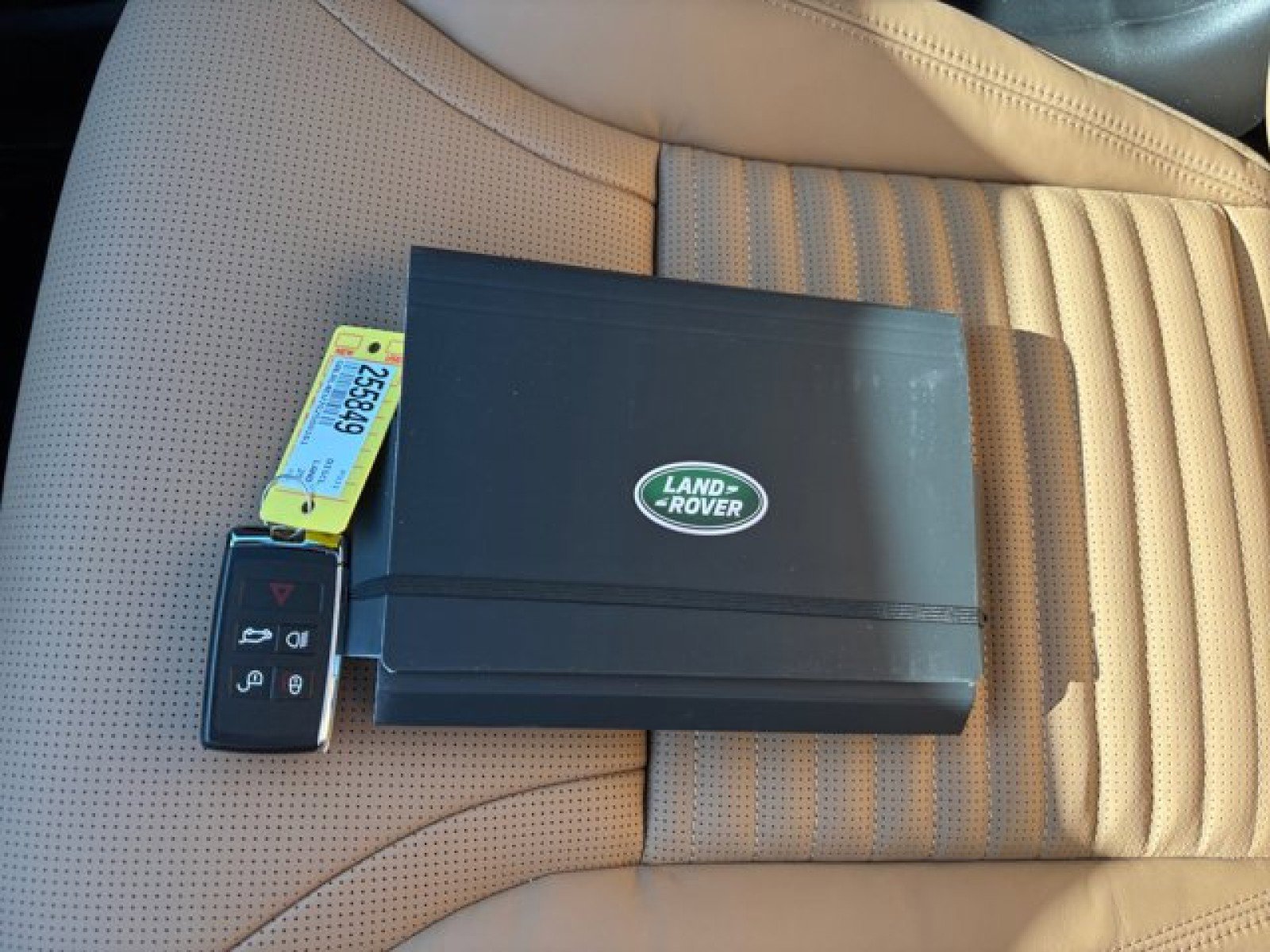 New 2025 Land Rover Discovery Dynamic SE image 22