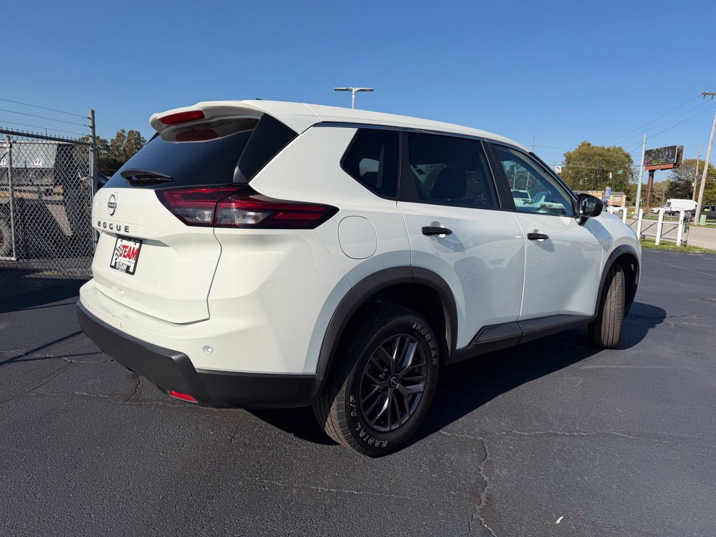 Used 2024 Nissan Rogue S FWD image 8