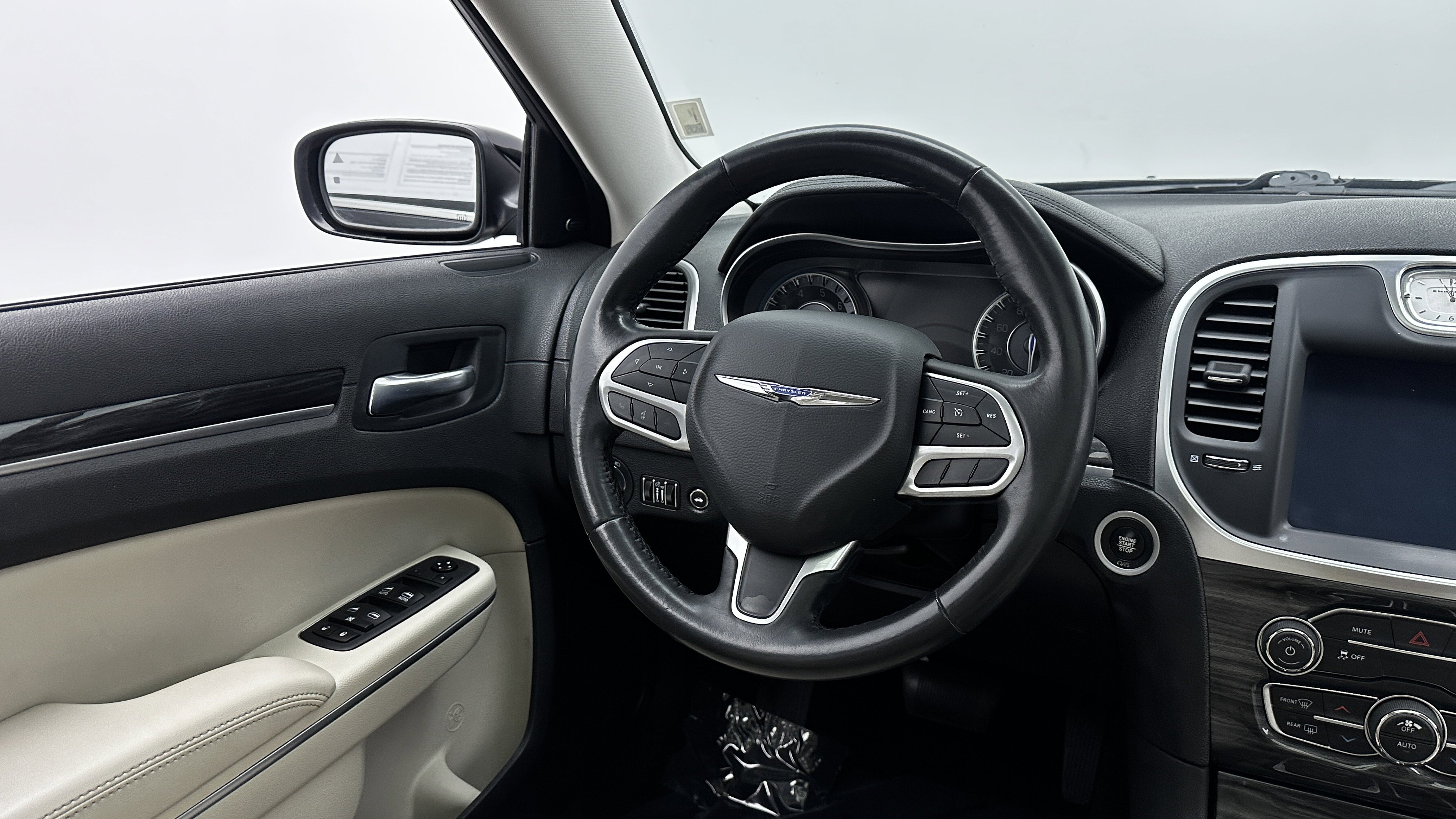 Used 2021 Chrysler 300 Touring L w/ Popular Equipment Group image 28